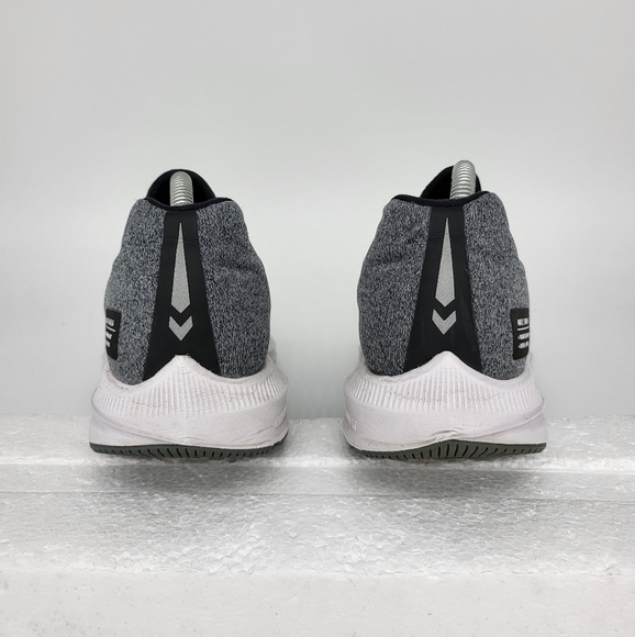 zoom winflo 5 run shield running sneaker